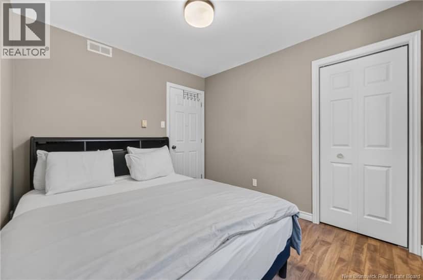 103 Thomas — photo 18 of 40