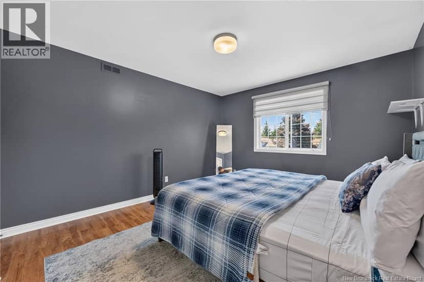 103 Thomas — photo 14 of 40