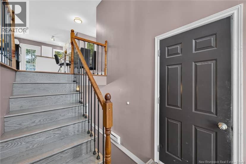 103 Thomas — photo 3 of 40
