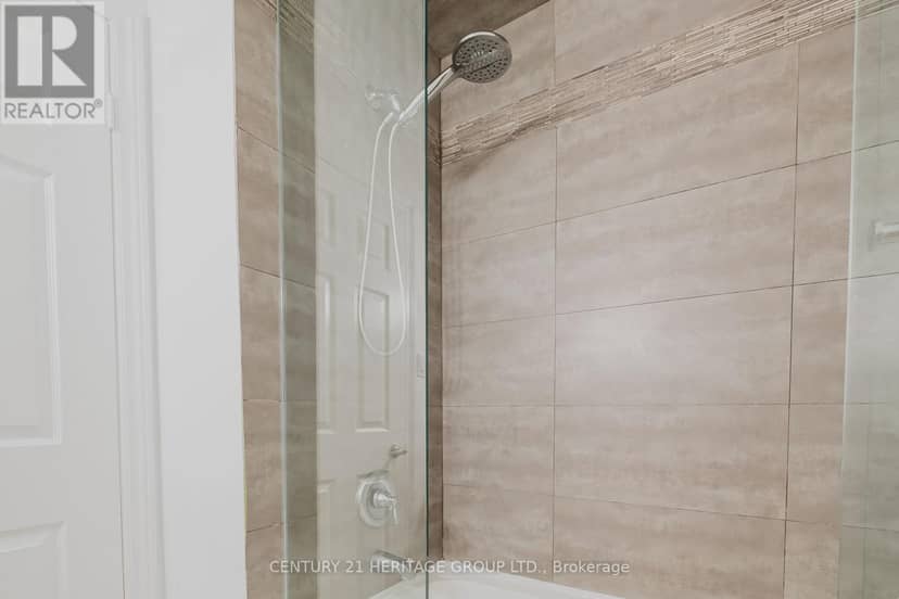 35 - 80 McCallum Drive — photo 23 of 40