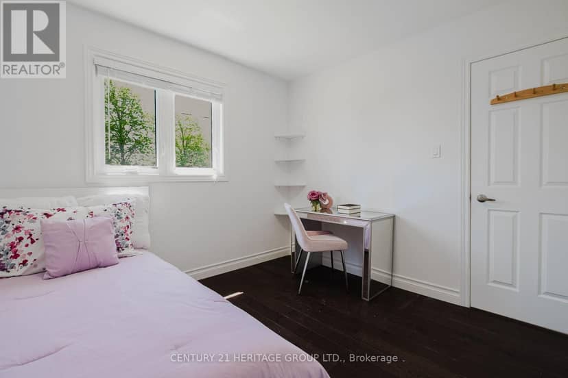 35 - 80 McCallum Drive — photo 25 of 40