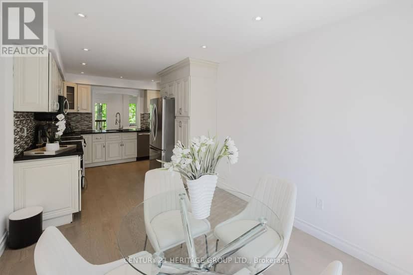 35 - 80 McCallum Drive — photo 6 of 40