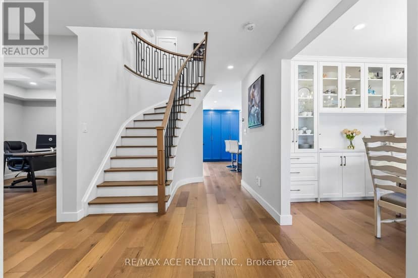 19 Barker Court, Markham, photo 5