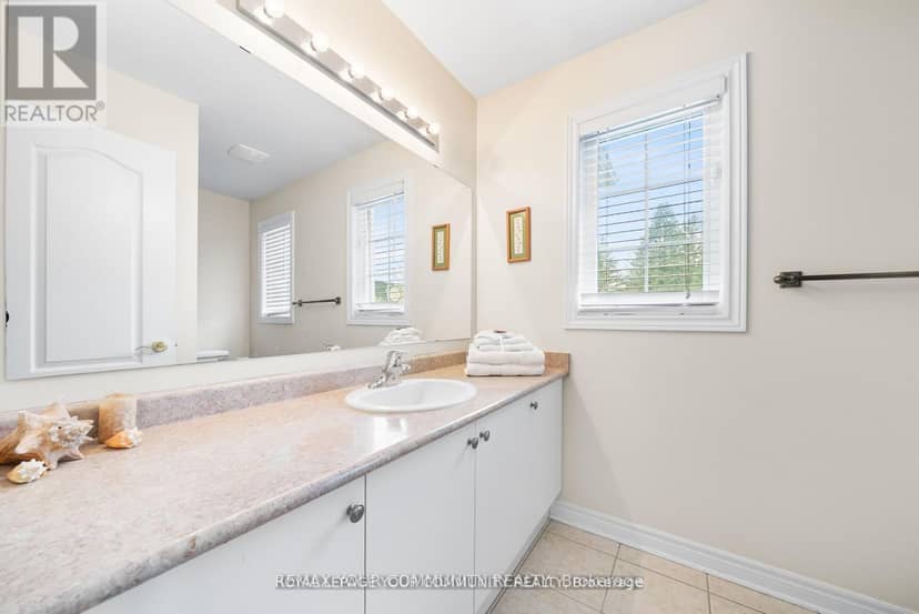 108 Headwater Crescent — photo 25 of 40