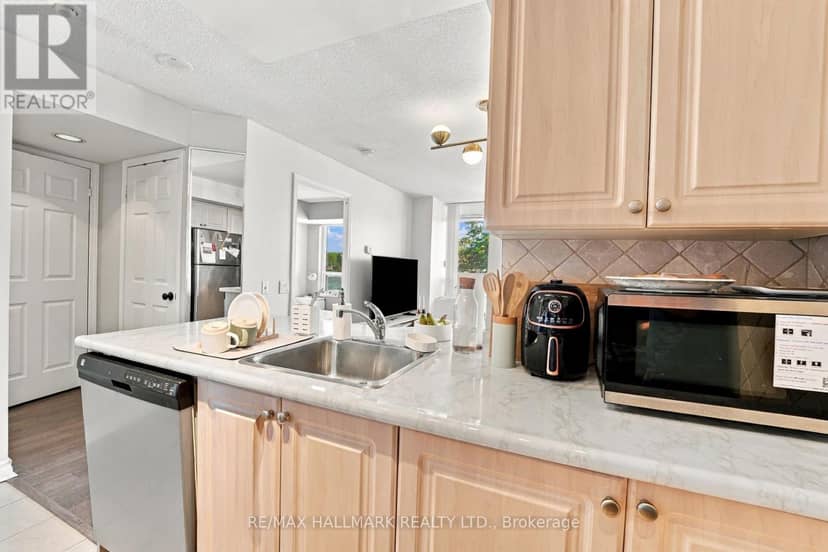 2808 - 153 Beecroft Road, Toronto, photo 3