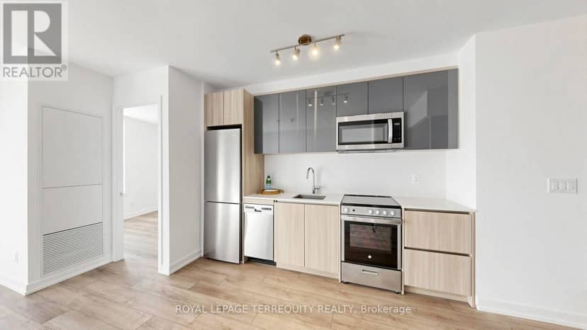 519 - 3100 Keele Street — photo 6 of 40