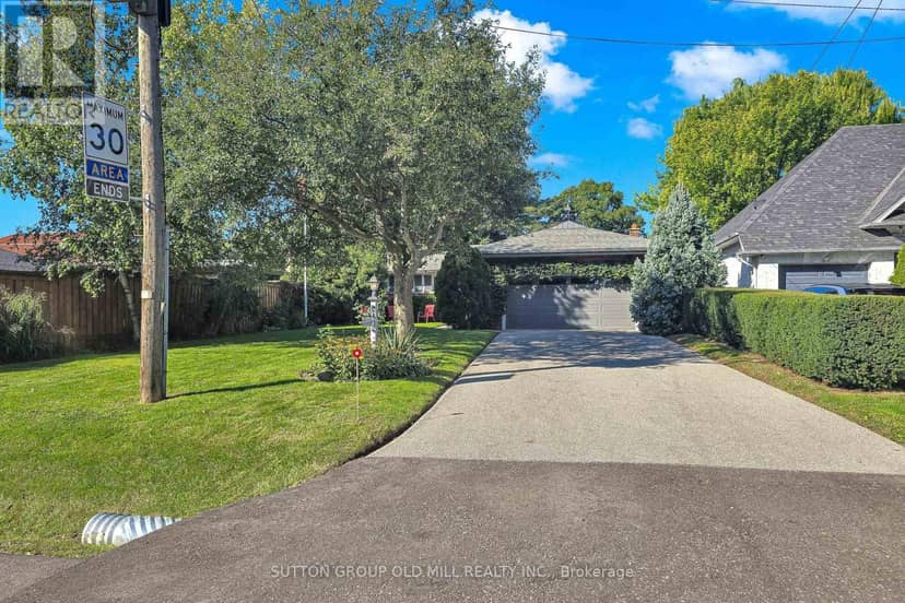 4 Ravenscrest Drive, Toronto, photo 2
