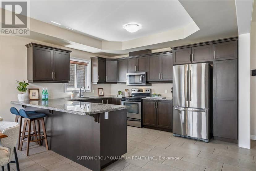 92 Garinger Crescent — photo 12 of 40