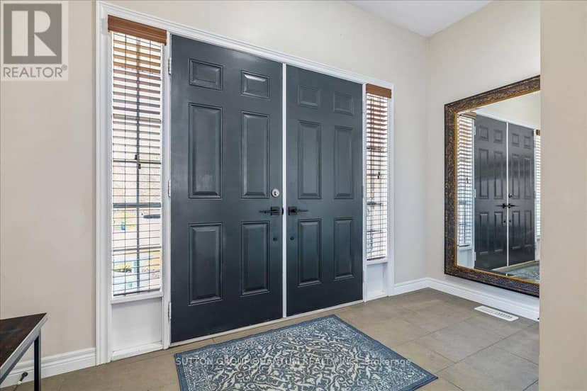 92 Garinger Crescent — photo 3 of 40
