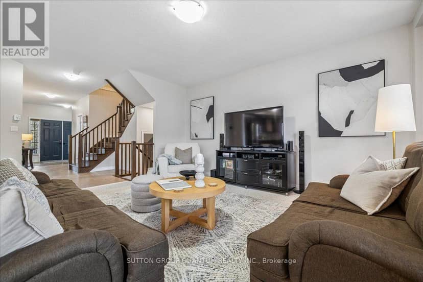 92 Garinger Crescent — photo 8 of 40