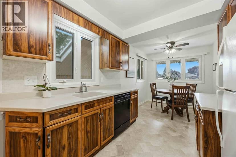 714 Victoria AVENUE — photo 10 of 40