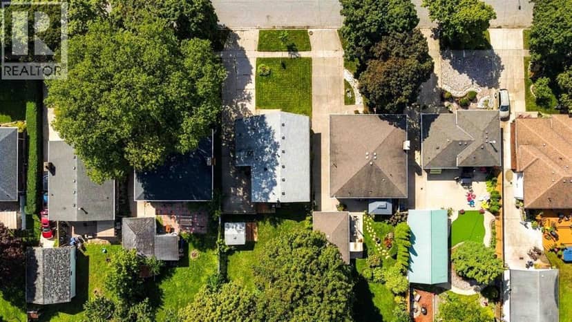 714 Victoria AVENUE — photo 35 of 40