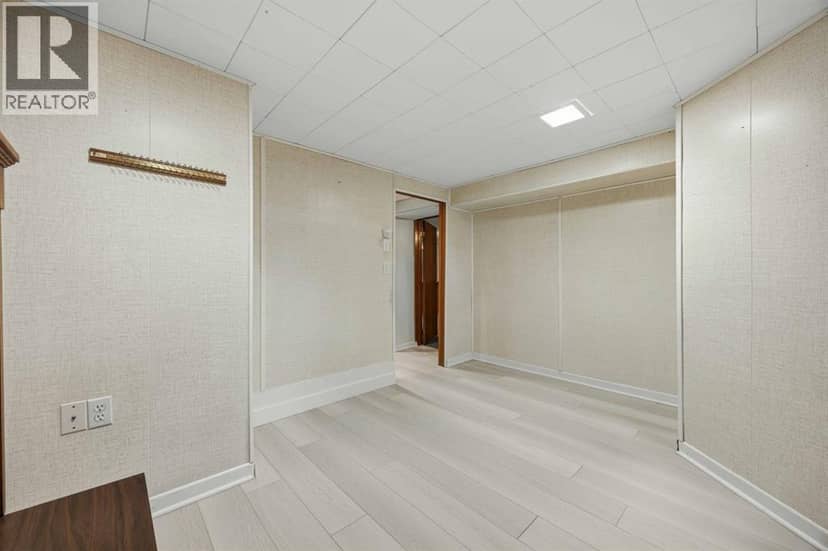 714 Victoria AVENUE — photo 21 of 40