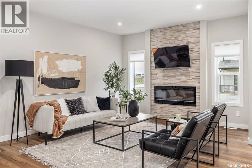 269 Lakeside BOULEVARD — photo 4 of 38