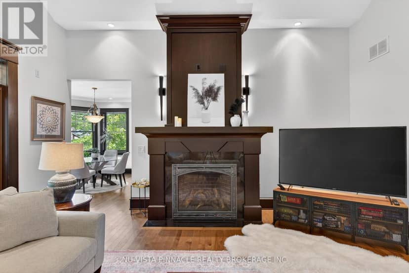 9082 Ferne Drive — photo 13 of 40