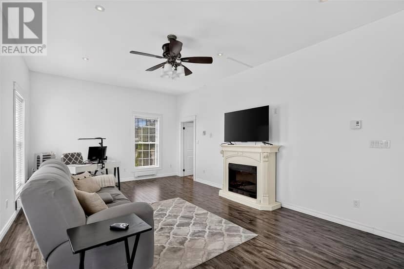 236 Main Road — photo 9 of 40