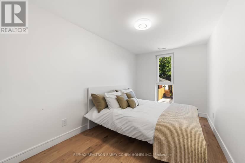 33 Lanark Avenue — photo 32 of 40