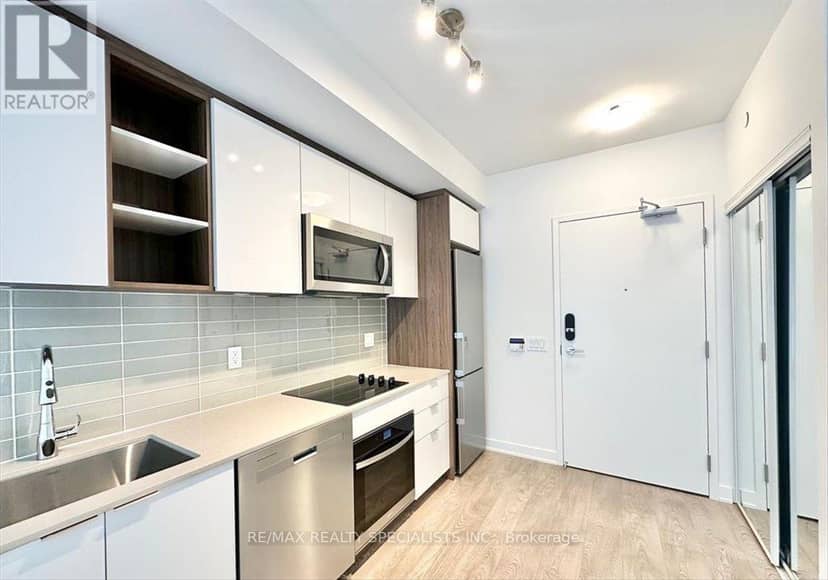 502 - 543 Richmond Street W — photo 4 of 36