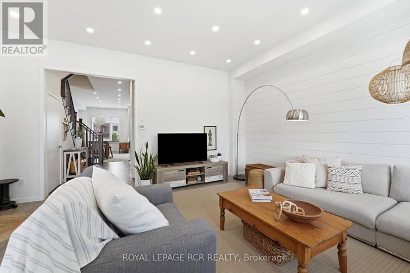 1202 Wellington Street E, Aurora, photo 5