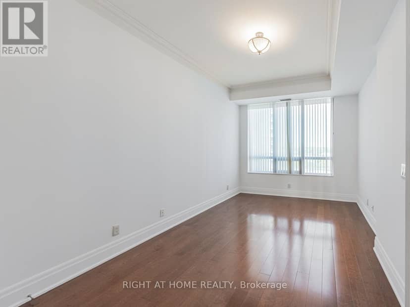 LPH19 - 2095 Lake Shore Boulevard W — photo 28 of 40