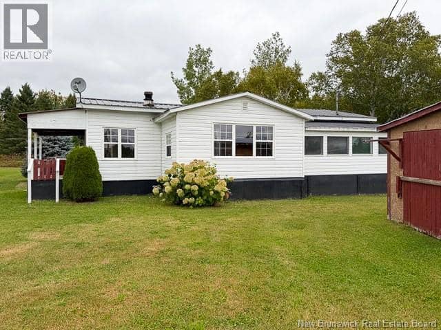 403 Route 390, Rowena