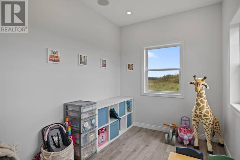 556 Line Road — photo 9 of 29