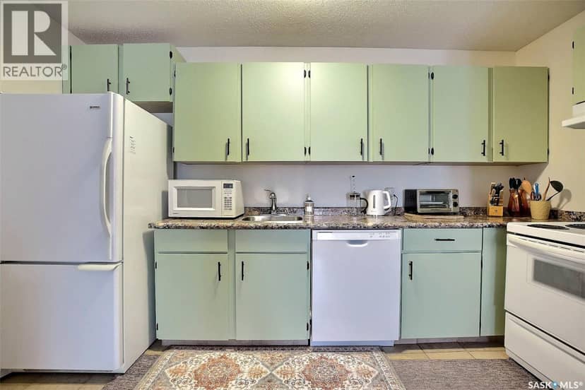 505 2406 Heseltine ROAD — photo 10 of 26