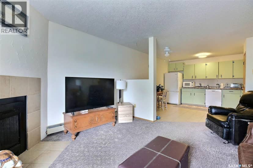 505 2406 Heseltine ROAD — photo 14 of 26