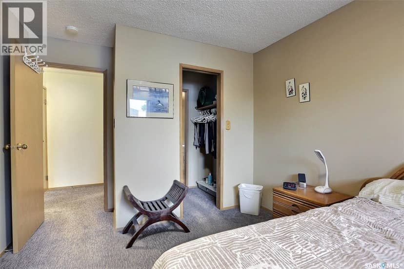 505 2406 Heseltine ROAD — photo 19 of 26