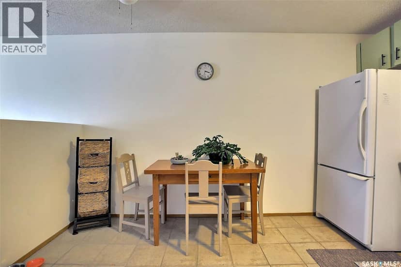 505 2406 Heseltine ROAD — photo 8 of 26