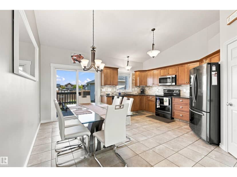 4916 59 AV — photo 14 of 40