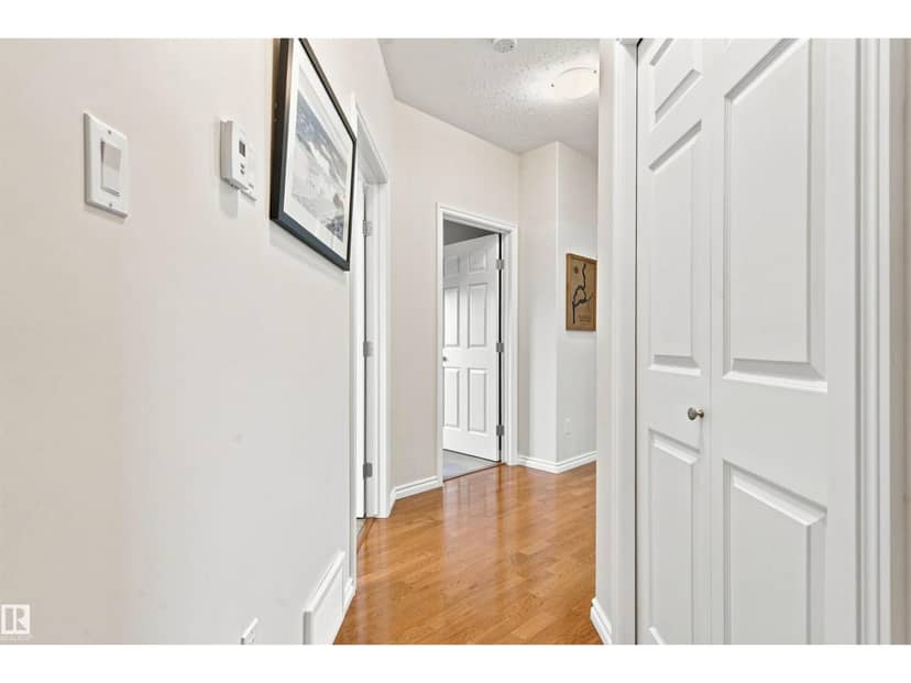 4916 59 AV — photo 18 of 40
