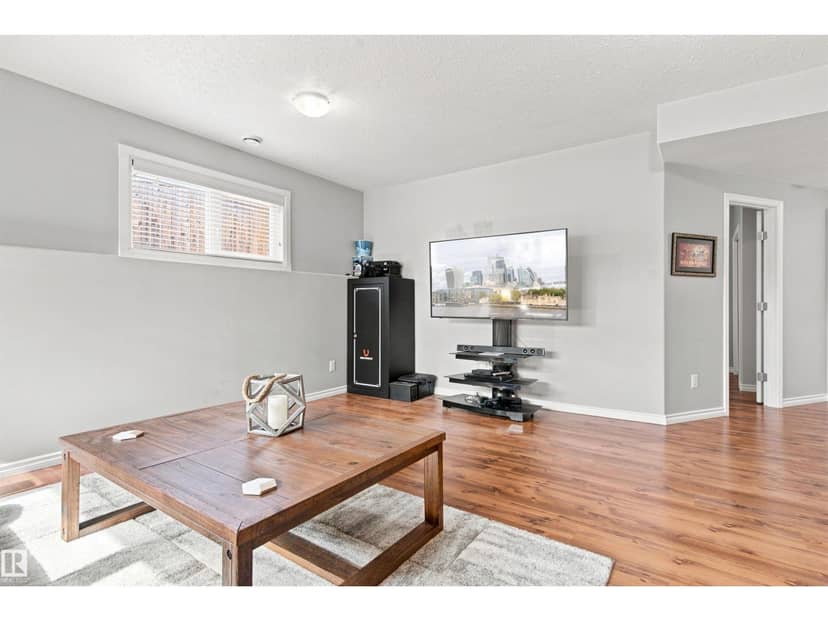 4916 59 AV — photo 31 of 40