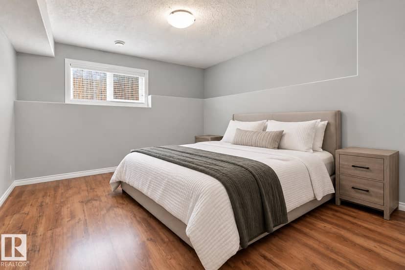 4916 59 AV — photo 32 of 40