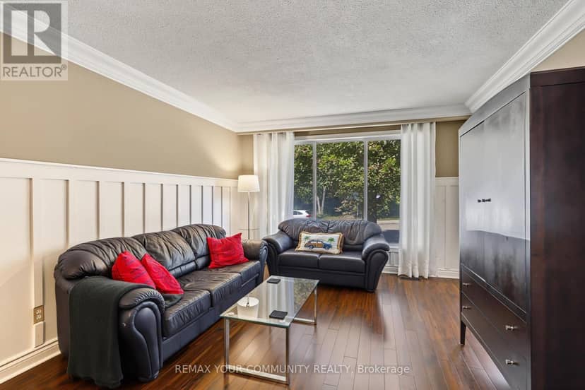 33 McDonald Drive, Aurora, photo 5