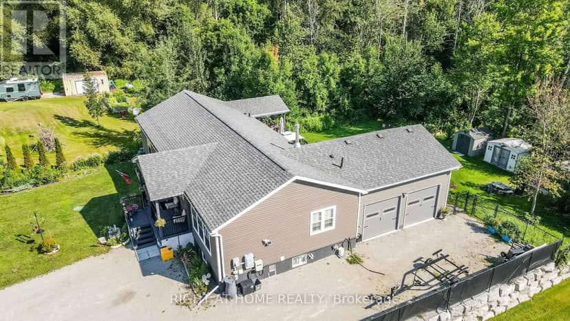 13009 County Road 16 Drive, Tay