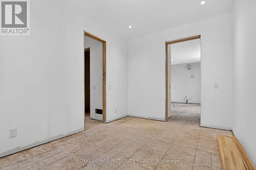 112 Queen Elizabeth Drive — photo 23 of 40