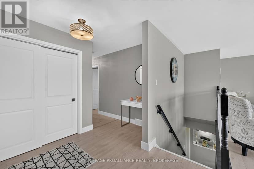 38 Willowbank Road W — photo 14 of 40
