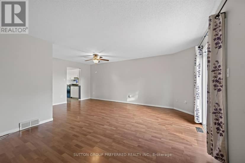 185 Martinet Avenue — photo 11 of 31