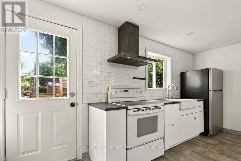 146 Barnesdale Avenue N — photo 16 of 38