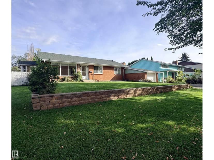 3834 110 AV NW, Edmonton