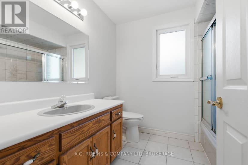 381 Kerman Avenue — photo 20 of 40
