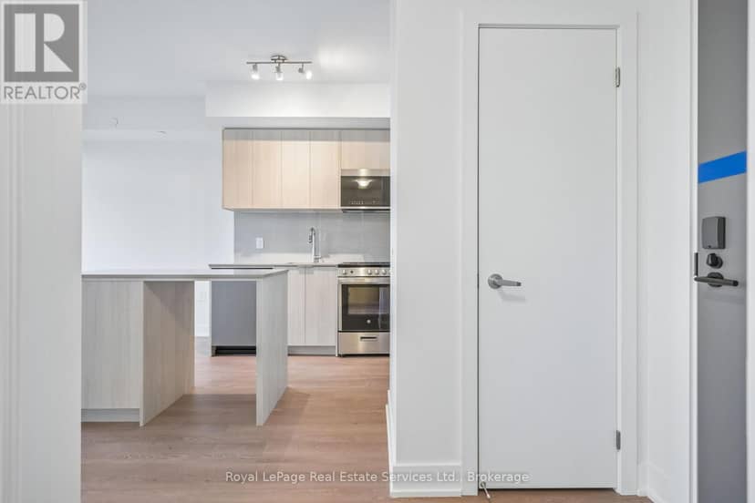 711 - 2088 James Street — photo 11 of 37