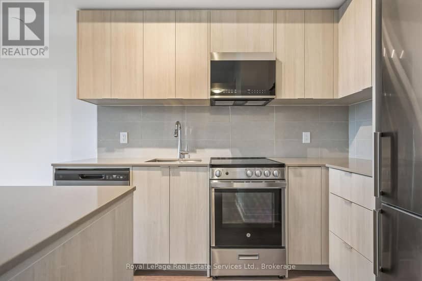 711 - 2088 James Street — photo 12 of 37