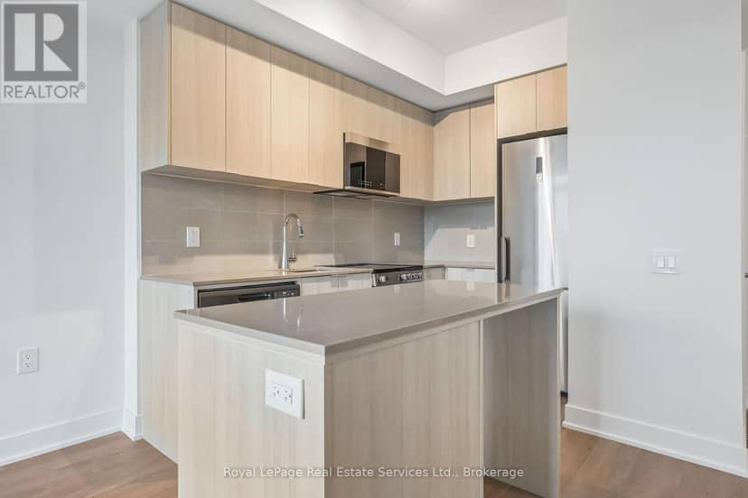 711 - 2088 James Street — photo 14 of 37