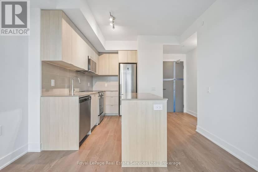 711 - 2088 James Street — photo 17 of 37