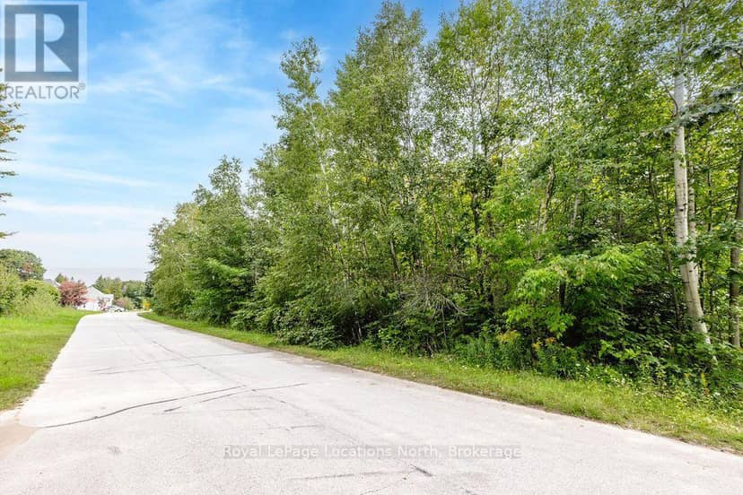 15 Bridlewood Crescent — photo 5 of 5