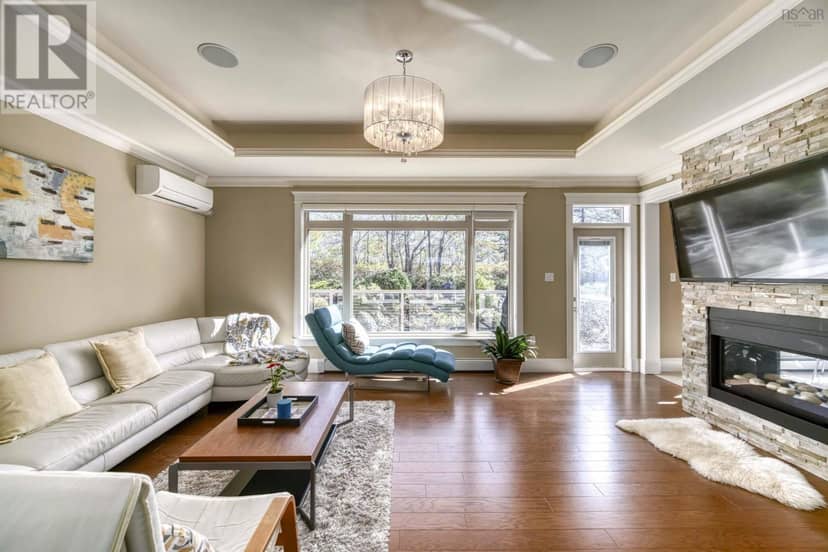 129 William Borrett Terrace — photo 11 of 40