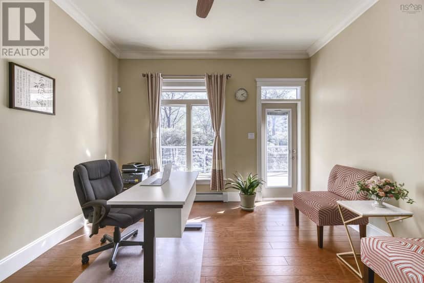 129 William Borrett Terrace — photo 15 of 40