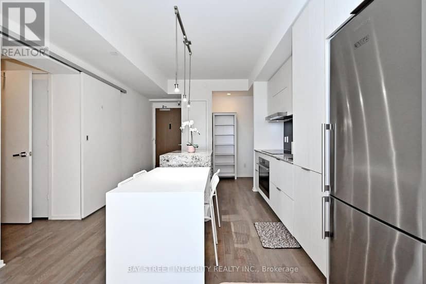 1512 - 1 Bloor Street E — photo 11 of 31